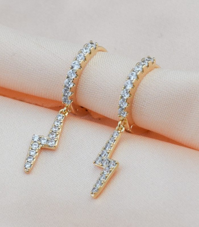 Şimşek Desenli Gold Renk Küpe 30mm