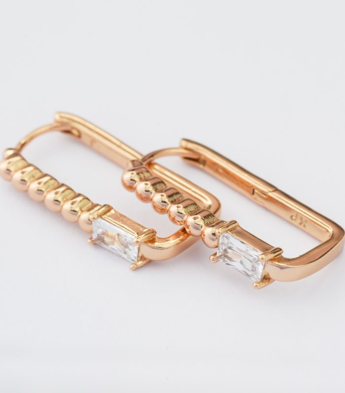 Tek Taşlı Gold Renk Dikdörtgen Küpe 20mm