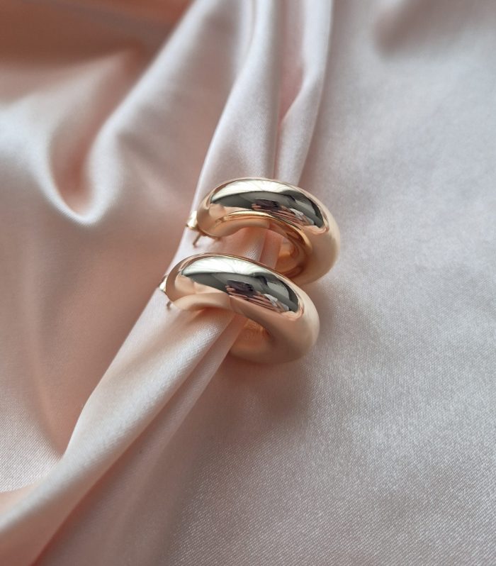 Yarım Halka Bombeli Gold Renk Küpe 30mm